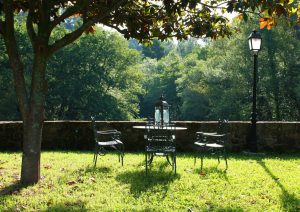 rural house in Pontevedra with swimming poolaterraza