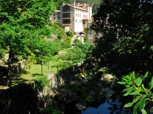 rural house in Pontevedra with swimming pool river bridge